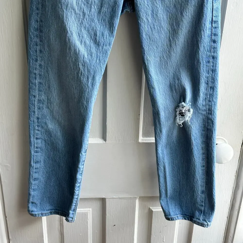 Levi's Wedgie Straight Crop Jeans in Tango Blue